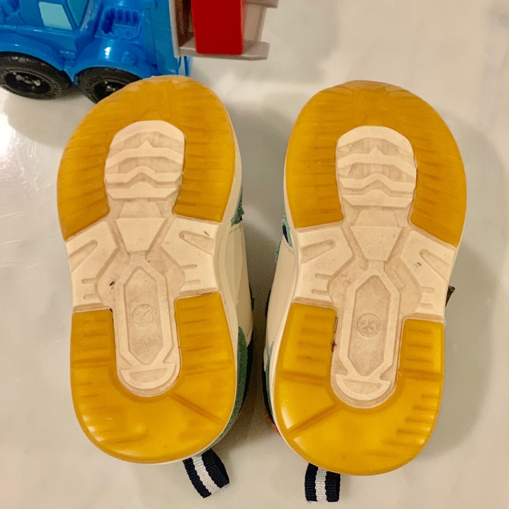 Ultra Suede Star Sneakers Size 6.5 - Picture 4 of 6